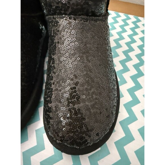 New - Simply Southern Sequined Black Boot Slippers - Ladies Size 9 Booties Cozy - Picture 2 of 8
